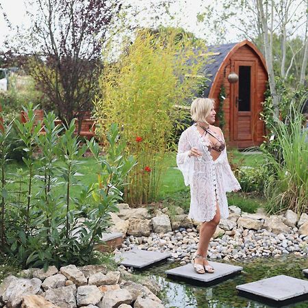 Dragonfly Glamping Spa Retreat Ashford  Exterior foto