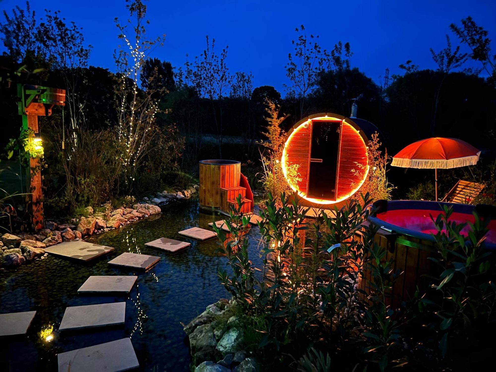 Dragonfly Glamping Spa Retreat Ashford  Exterior foto